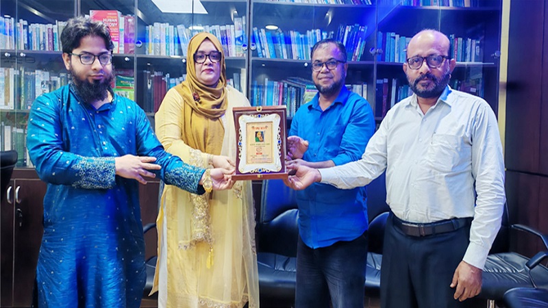 প্রফেসর কামরুন নাহার হারুনকে গ্লোবাল এভিয়েশন এন্ড ট্যুরিজম জার্নালিস্ট এসোসিয়েশনের সম্মাননা প্রদান